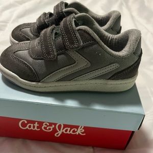 Toddler size 9c gray Cat & Jack sneakers
